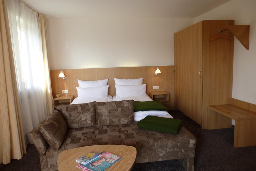 Hotel Alpenblick Garni ユーバーリンゲン 部屋 写真