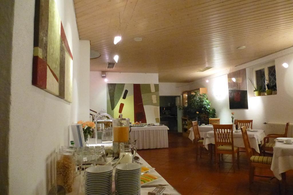 Hotel Alpenblick Garni ユーバーリンゲン エクステリア 写真